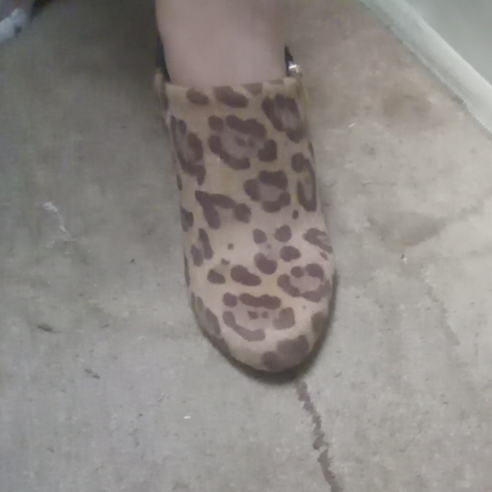 Shoes - Picture 2 of 3